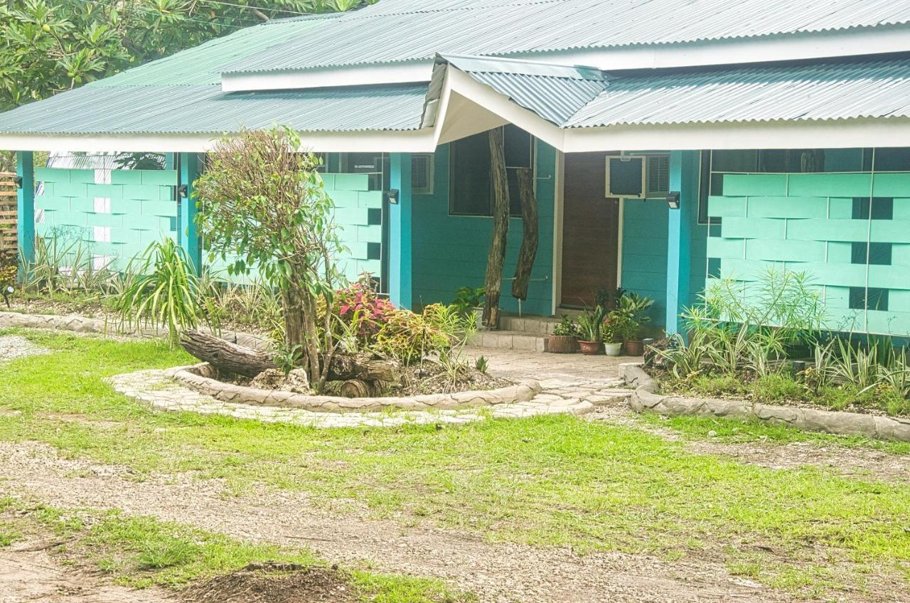 House Of Tamse Laagans ' Inn Badian Exterior photo